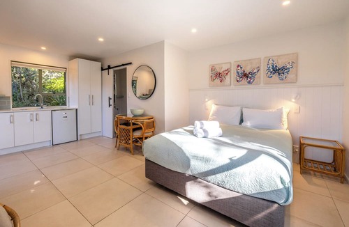 Ostend Hotel | Waiheke Island Motel