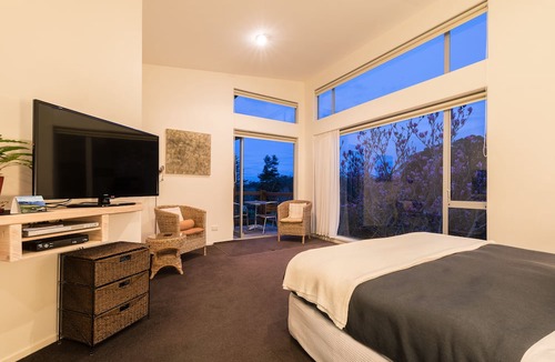 Kerikeri Bed & Breakfast | Stone Store Lodge