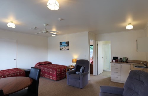 Pukekohe Hotel | Bk's Counties Motor Lodge