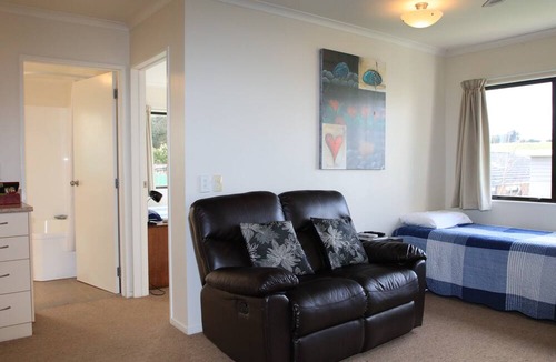 Pukekohe Hotel | Bk's Counties Motor Lodge