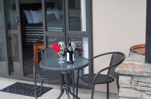 Lowburn Hotel | Carrick Lodge Motel