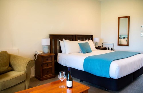 Lowburn Hotel | Carrick Lodge Motel