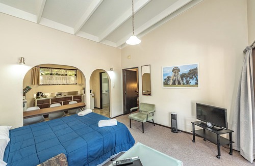 Whanganui Hotel | Riverside Motel