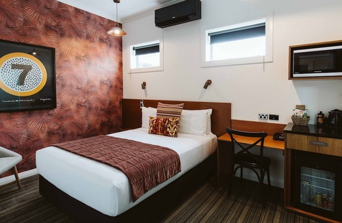 New Plymouth CBD Hotel | The State Hotel