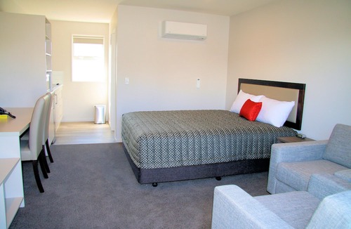 Starvation Hill Hotel | Oxford Village Motels
