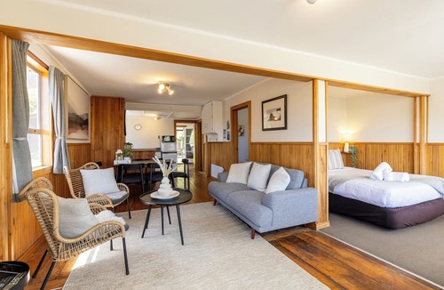 Punakaiki Hotel | Punakaiki Beachfront Motels