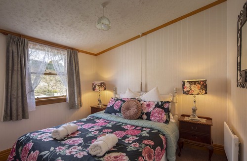 Arrowtown Other | Settlers Cottage Motel
