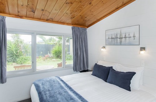 Gisborne Hotel | Waikanae Beach Motel