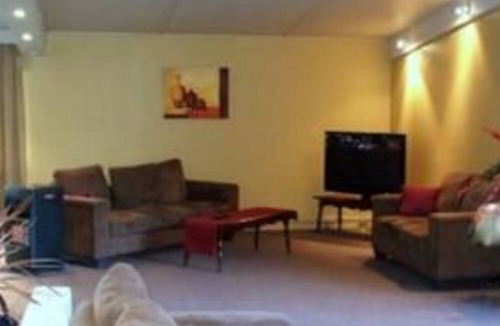 Hangatiki Hotel | Caves Motor Inn