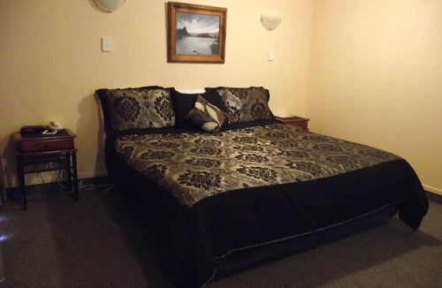 Hangatiki Hotel | Caves Motor Inn