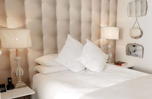 New Plymouth Cabin | Nice Hotel