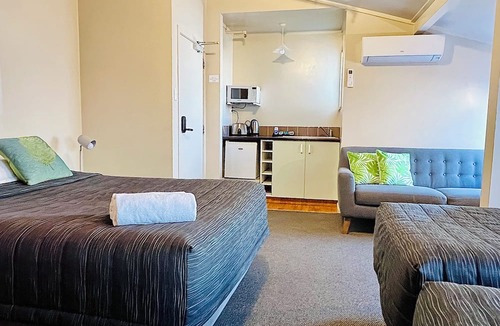 Mount Maunganui House | Seagulls Guesthouse