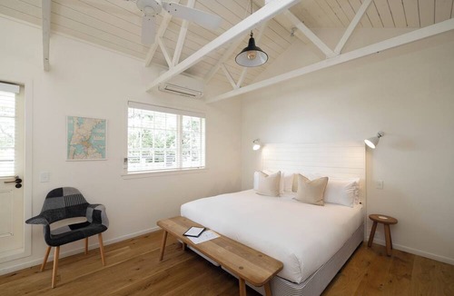 Oneroa Hotel | The Oyster Inn