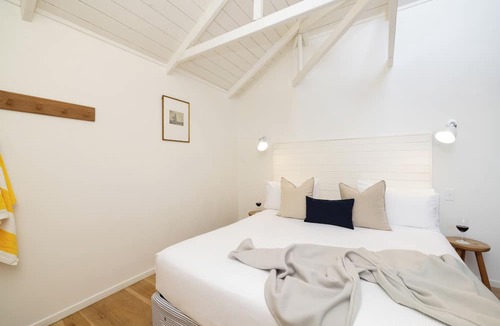Oneroa Hotel | The Oyster Inn