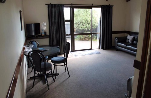 Richmond Hotel | Richmond Motel & Holiday Park