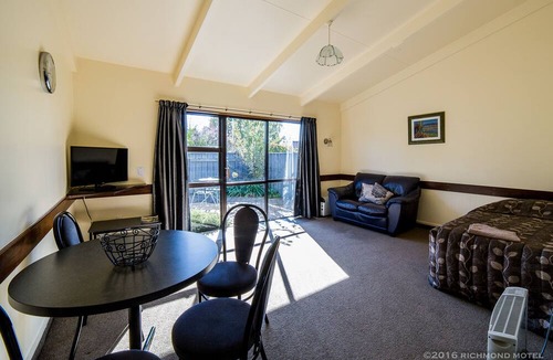 Richmond Hotel | Richmond Motel & Holiday Park