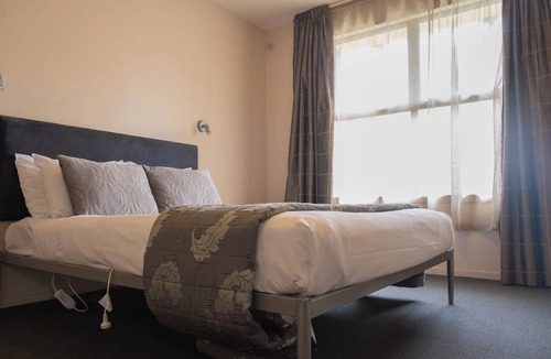 Te Aro Hotel | Victoria Court Motor Lodge
