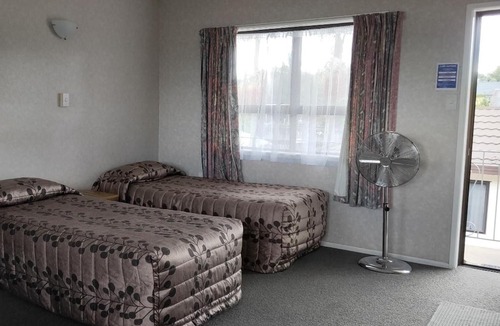 Whangarei Hotel | Cypress Court Motel