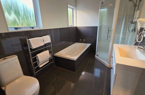 Palmerston North Hotel | Carramar Motor Inn