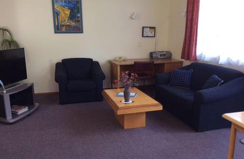Picton Hotel | AAA Marlin Motel