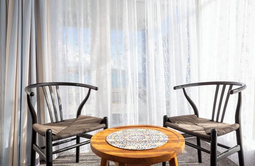 Plimmerton House | Moana Lodge - Guest House