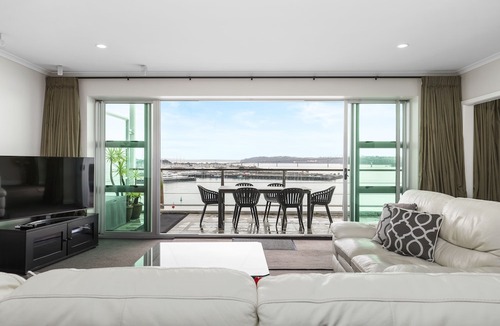 Auckland Central Business District Apartment | Auckland Waterfront Serviced Apartments on Prince's Wharf