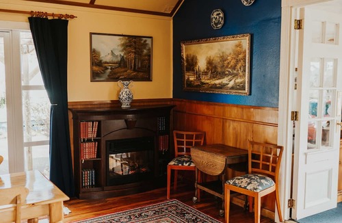 National Park Village Bed & Breakfast | Tongariro Crossing Lodge