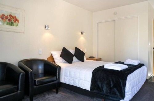 Blenheim Hotel | Ashleigh Court Motel