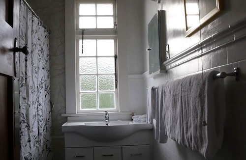 Oamaru House | Enjoy big views from this lovely home overlooking Oamaru.