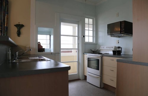 Oamaru House | Enjoy big views from this lovely home overlooking Oamaru.