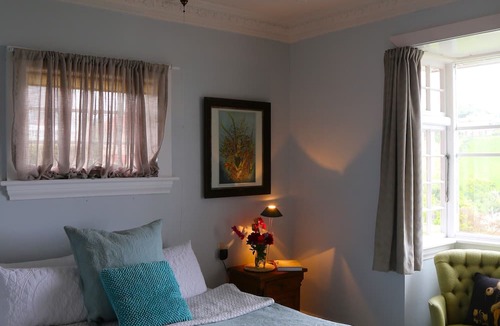 Oamaru House | Enjoy big views from this lovely home overlooking Oamaru.