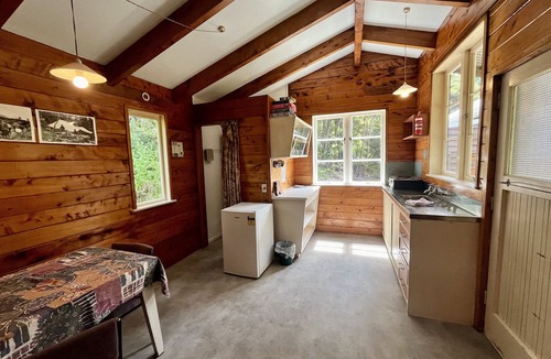 Colville Cabin | Eco Friendly Bush Cabin Retreat on a Tranquil Farm
