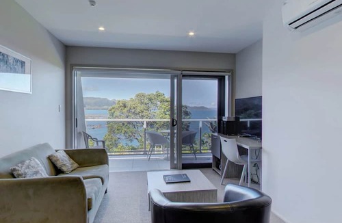 Te Kaha Hotel | Te Kaha Beach Hotel