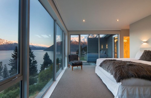 Fernhill Villa | The Views and Spa by Staysouth