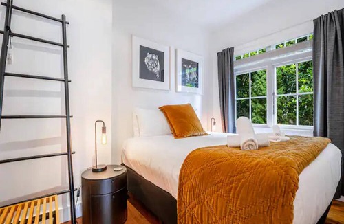 Freemans Bay Villa | Sunny Two-Bedroom Villa
