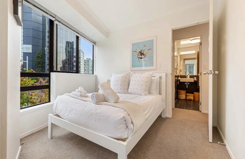 Grafton Apartment | Prime location - 2BR Urban retreat I Zodiak Stays