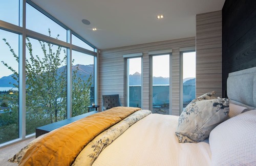 Queenstown City Centre Villa | Ladena by MajorDomo