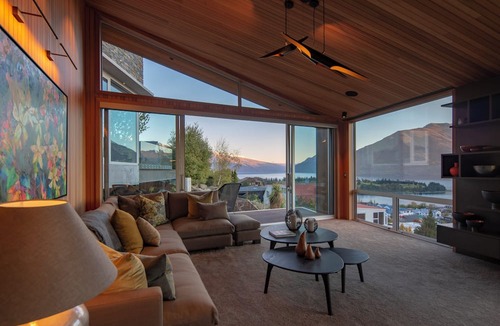 Queenstown City Centre Villa | Ladena by MajorDomo