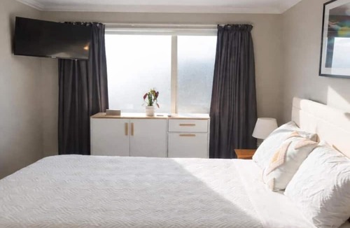 Tawa Hotel | Stylish Tawa Retreat