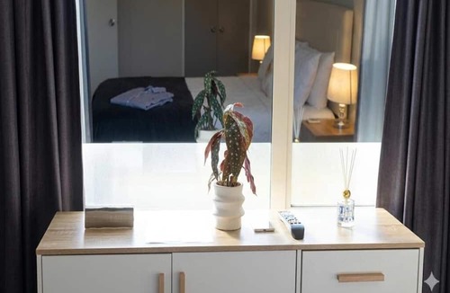 Tawa Hotel | Stylish Tawa Retreat