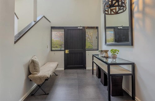 Wanaka Cabin | Mishika Retreat and Lodge