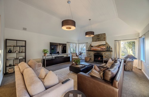 Wanaka Cabin | Mishika Retreat and Lodge