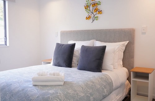 Paihia Apartment | 2 Bedroom Beach Frontage Apartment