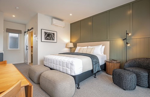 Bulls Hotel | The Stables Motel