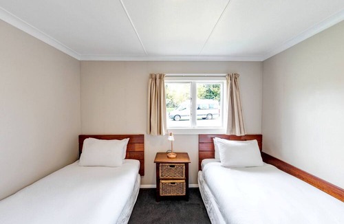 Burkes Pass Hotel | Burkes Pass Country Motel