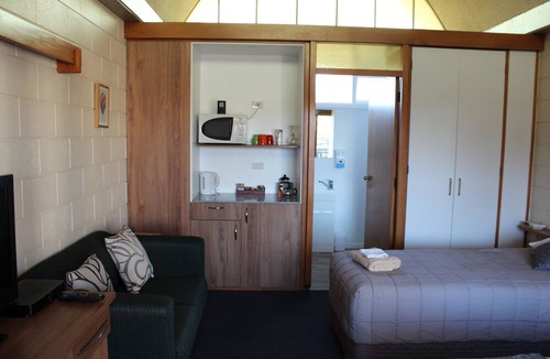 Hastings Hotel | Elmore Lodge Motel