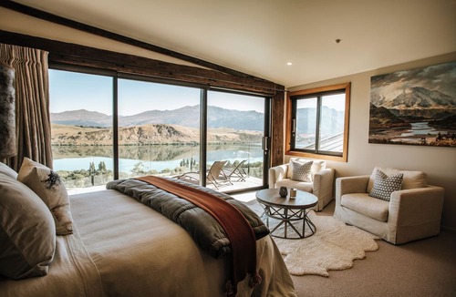 Lake Hayes Cabin | Stoneridge Estate