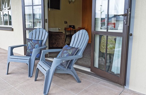 Reefton Apartment | Lantern Court Motel