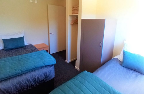 Akaroa Hotel | La Rochelle Motel