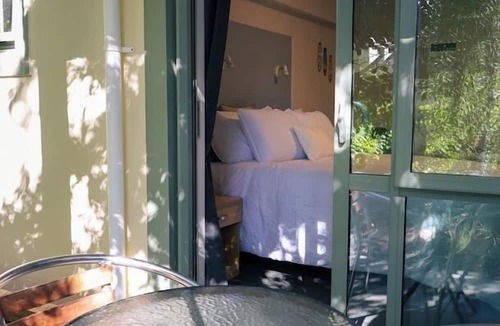 Akaroa Hotel | La Rochelle Motel